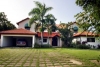 giardino con garage