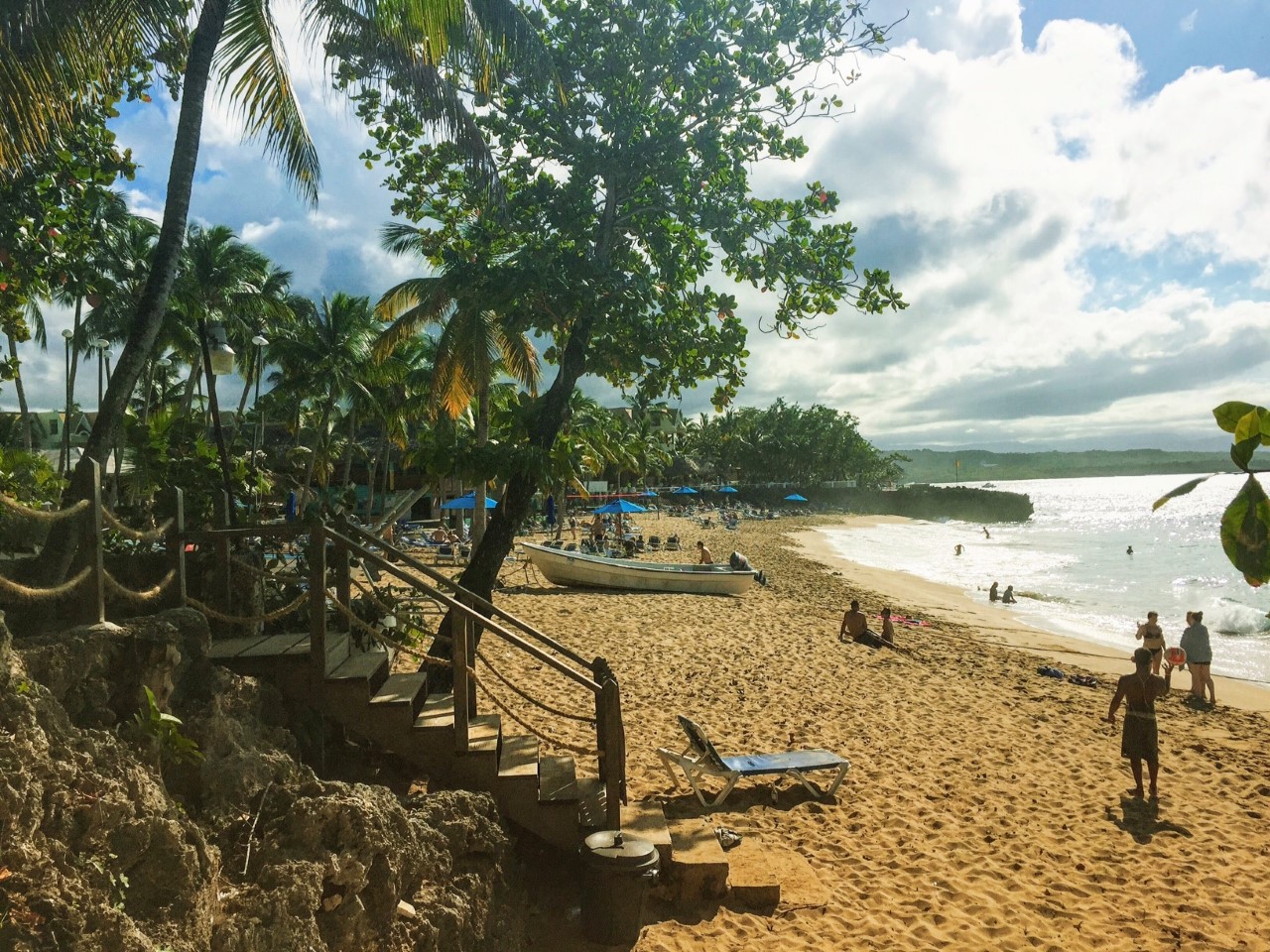 Hotel Opportunity!! 16 Unit Hotel in Sosua right near the Beach! - photo 5