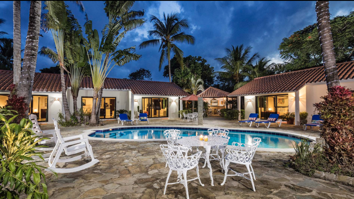 . Large bed and breakfast close to the beach with 6 studios and a 2 bed villa in Sosua - photo 1