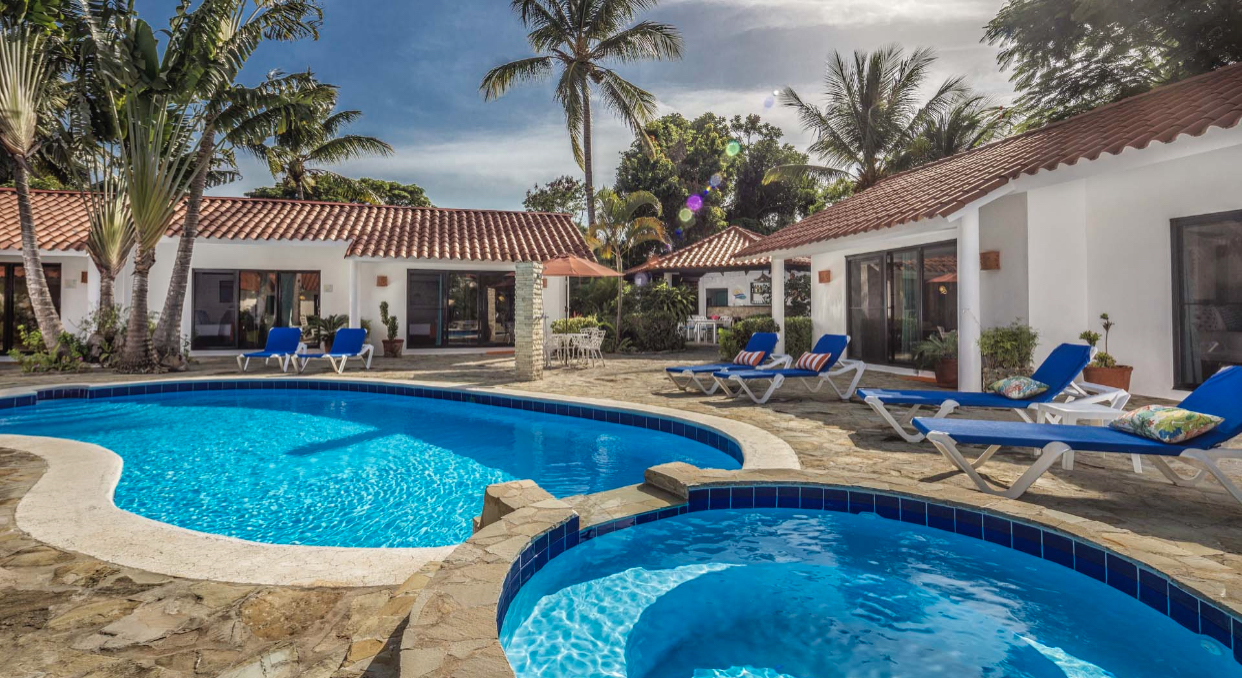 . Large bed and breakfast close to the beach with 6 studios and a 2 bed villa in Sosua - photo 2