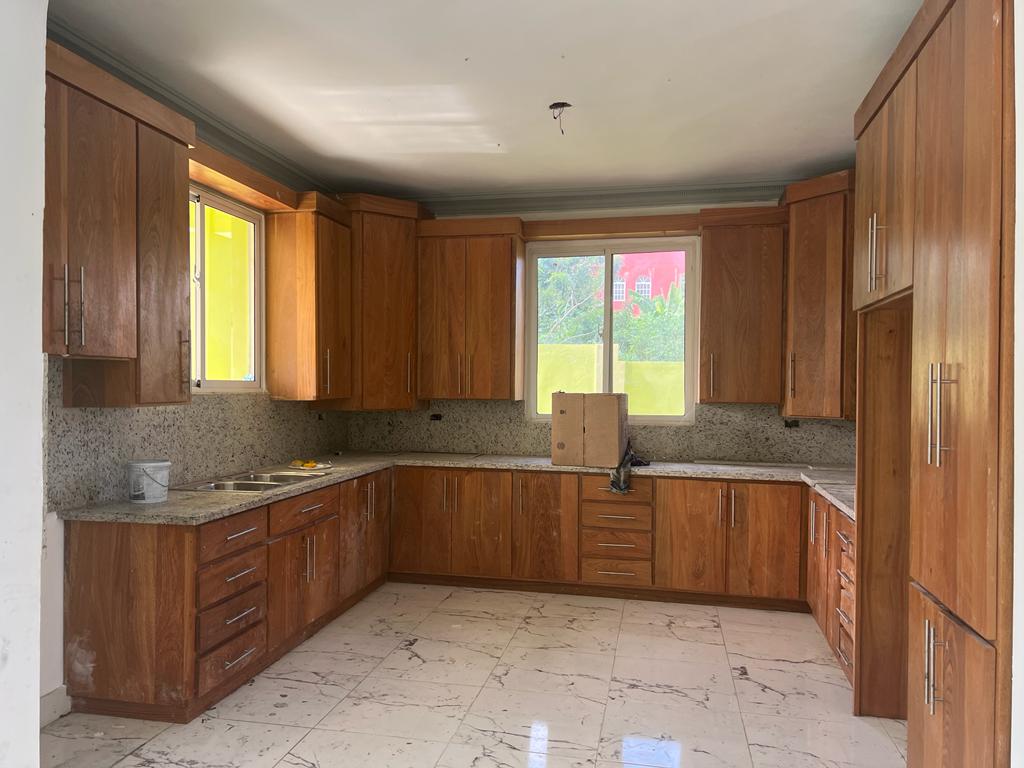 Brand New Three-Story 4 Bedroom House in Private Community in Puerto Plata - photo 4