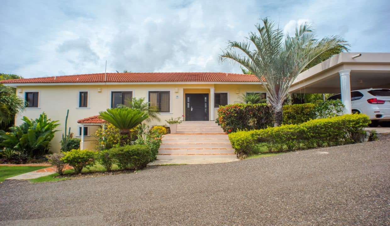 Beautiful Five bed home in upscale Sosua gated community for sale - photo 1