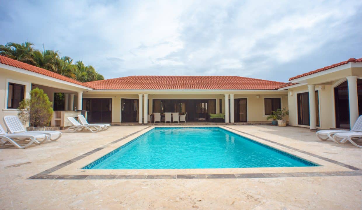 Beautiful Five bed home in upscale Sosua gated community for sale - photo 2