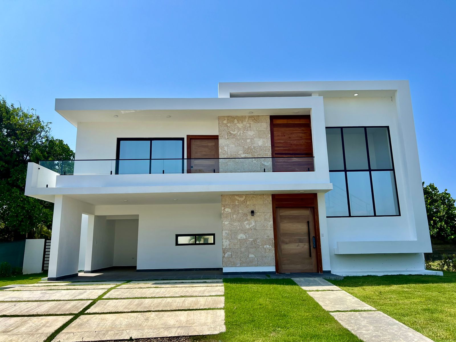 Luxury Property For Sale Exclusive 4 bedroom Villa In SOV gated community - photo 1