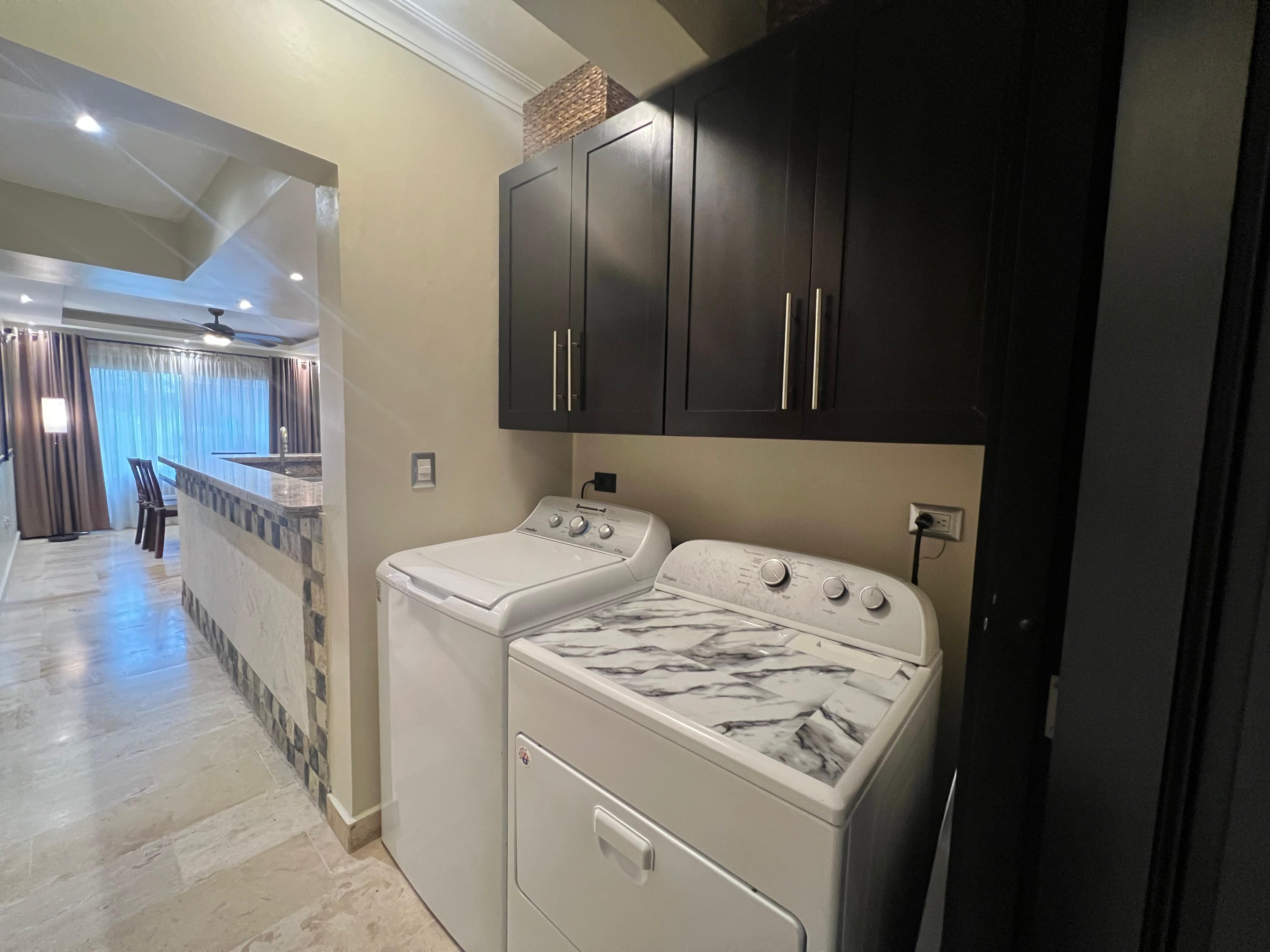 Fantastic Four Bedroom Condo in an Excellent Residence - photo 4