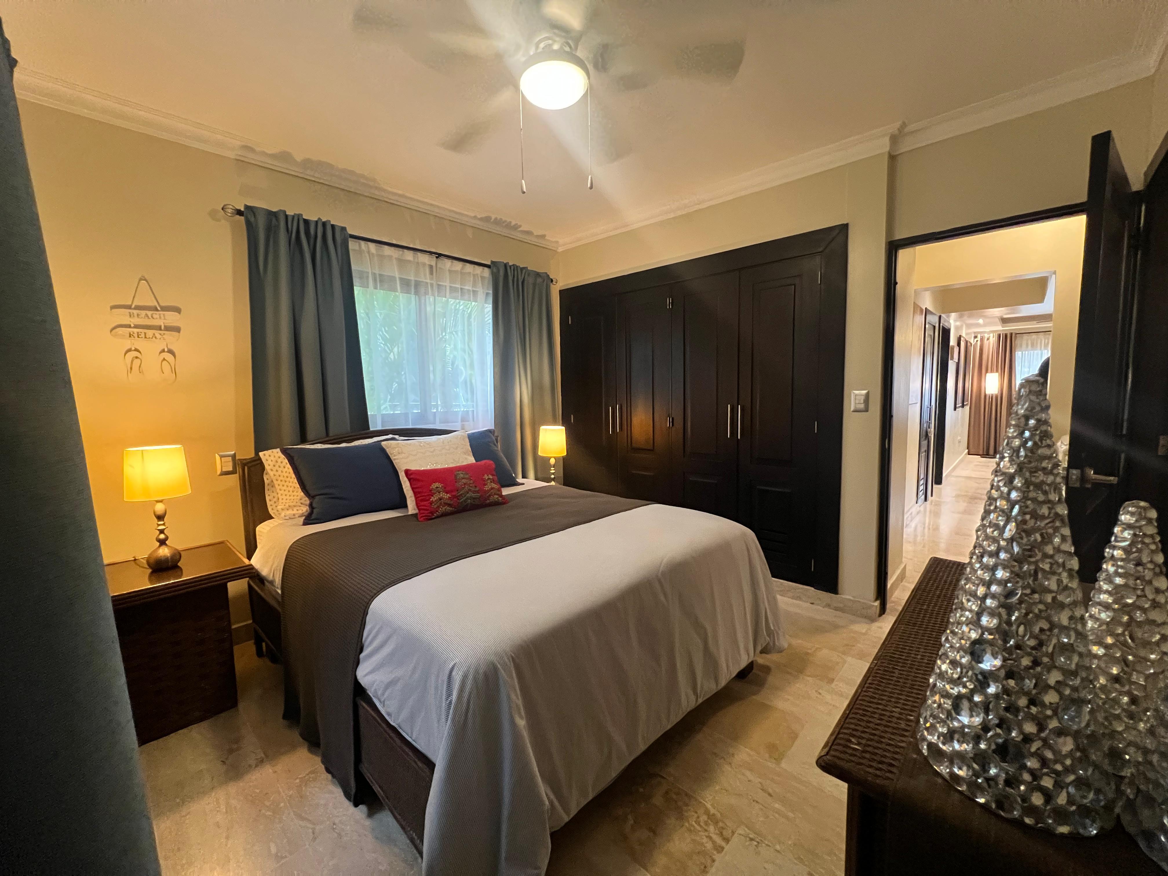 Fantastic Four Bedroom Condo in an Excellent Residence - photo 6
