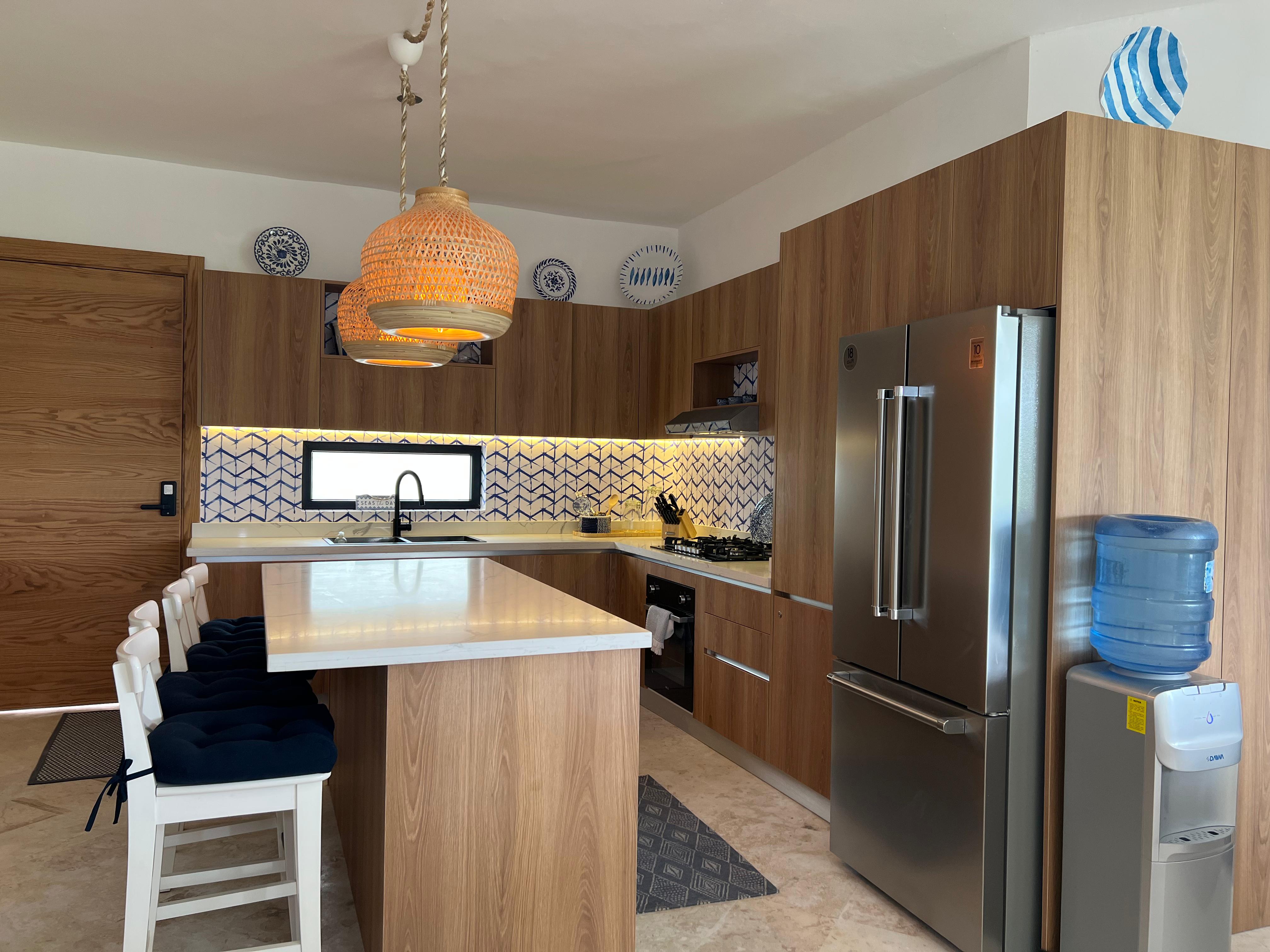 Price Reduction!!!!Two Bedroom Two Bath Surfers Paradise Condo - photo 4