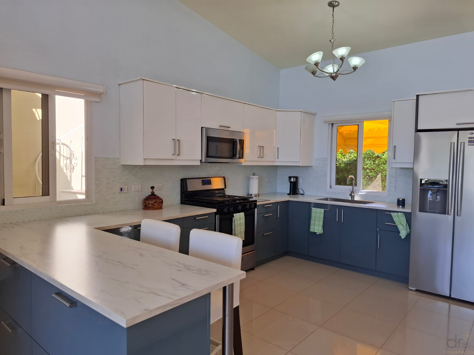 3 Bedroom Villa plus 1 Bedroom Full Guest House - photo 4