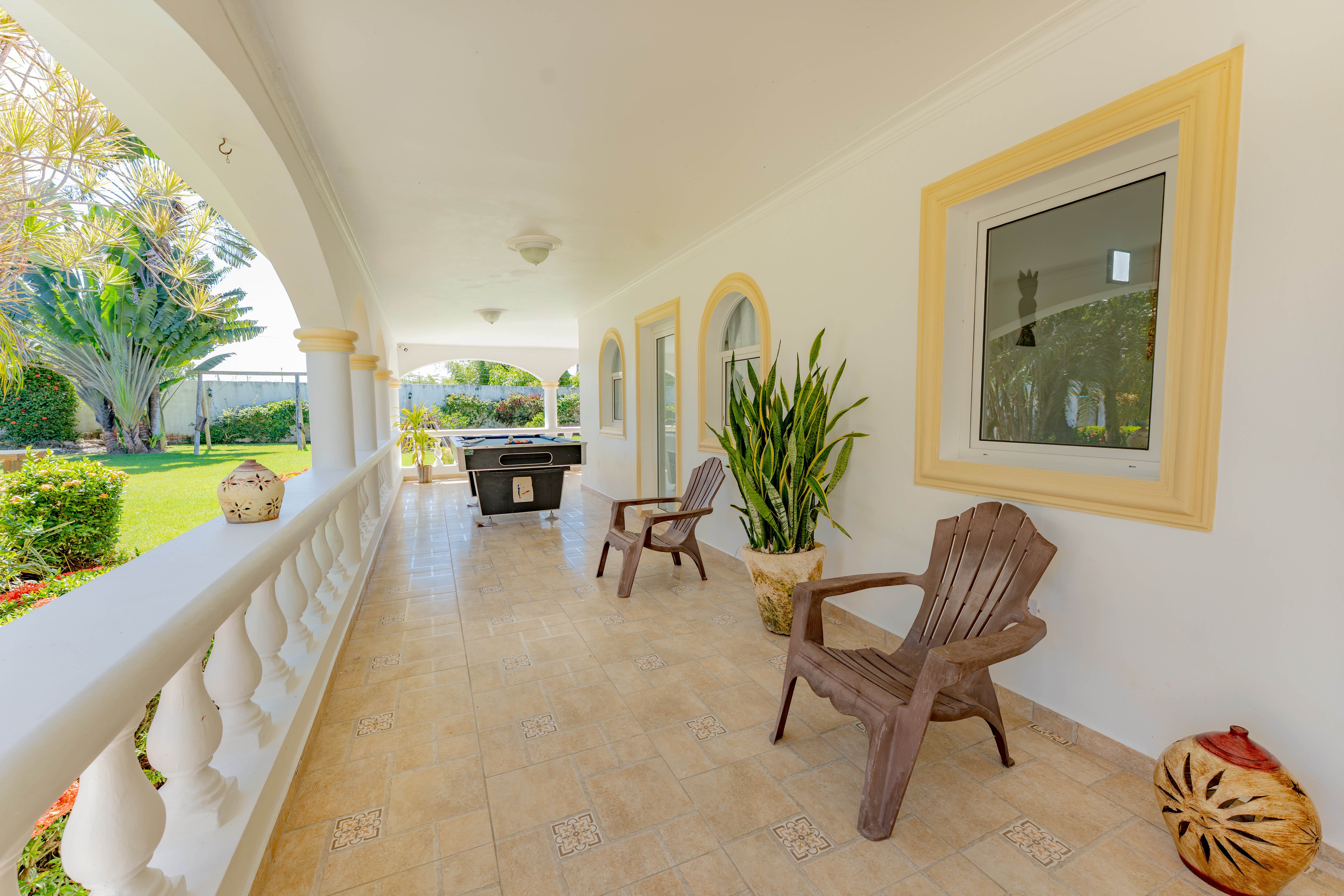 Stunning extensive Tropical Garden Paradise Steps from the Ocean! xquisite 5-Bedroom Stunning Villa in Cabarete – A Beautiful Tropical Paradise for Sale! - photo 4