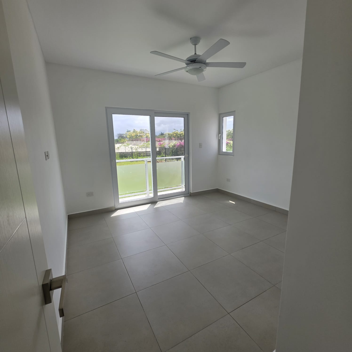 Brand New 1 Bed 1 Bath Condo – Gated Community - photo 5