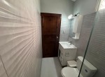 151409-bathroom_main_up
