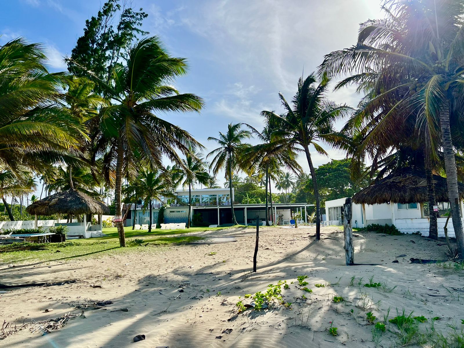 dropped the price, motivated seller! BEACHFRONT COMMERCIAL BUILDING WITH LARGE LOT - photo 3