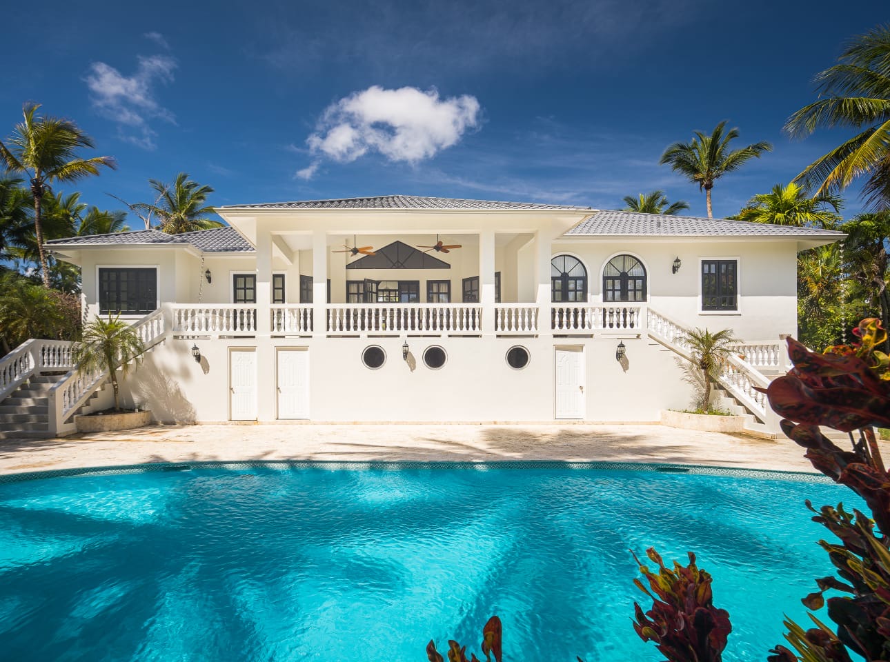 5 Bed villa plus Guest house on prestigious gated community Luxury 5 bed villa plus guest house - photo 1