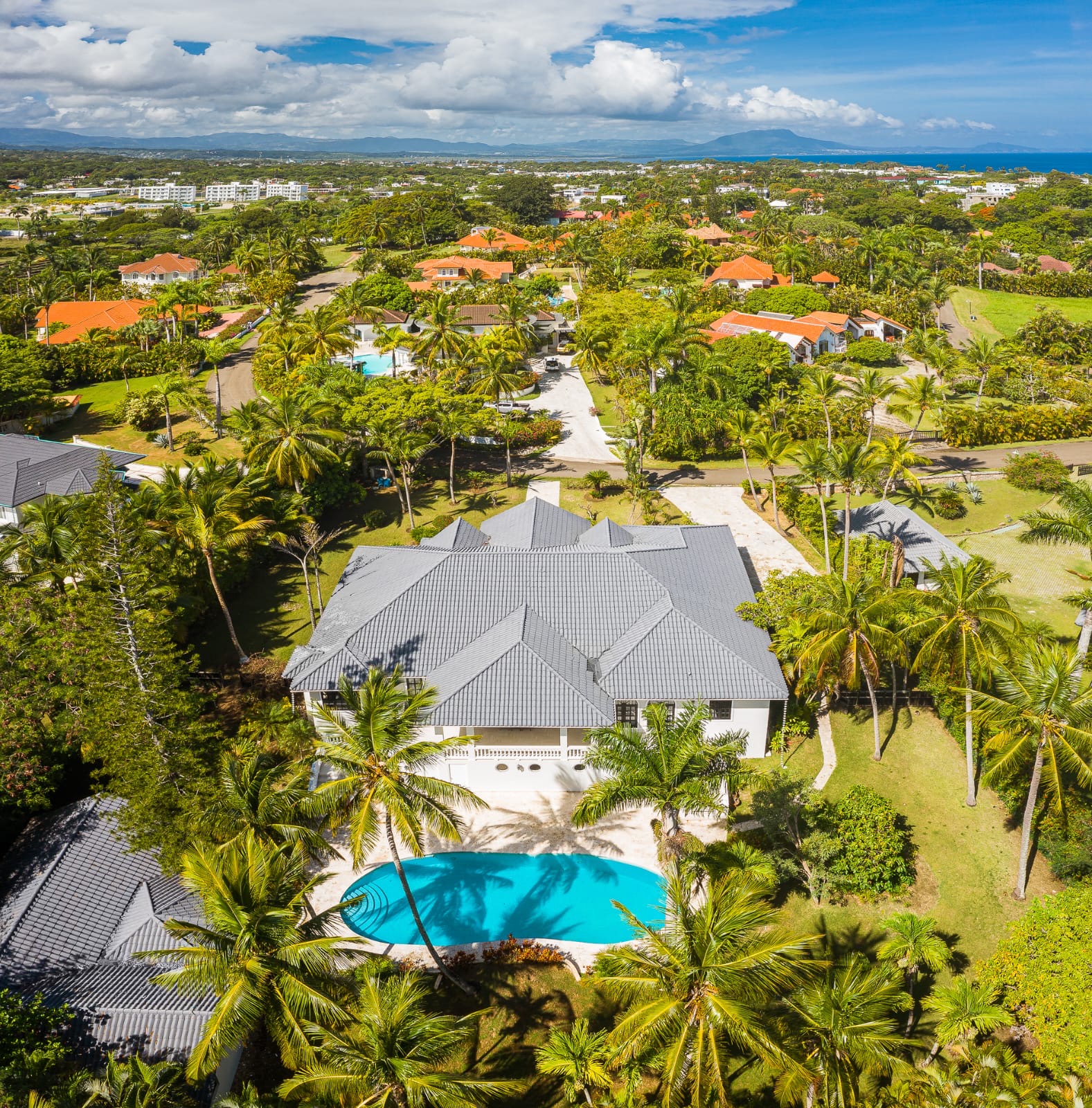 5 Bed villa plus Guest house on prestigious gated community Luxury 5 bed villa plus guest house - photo 2