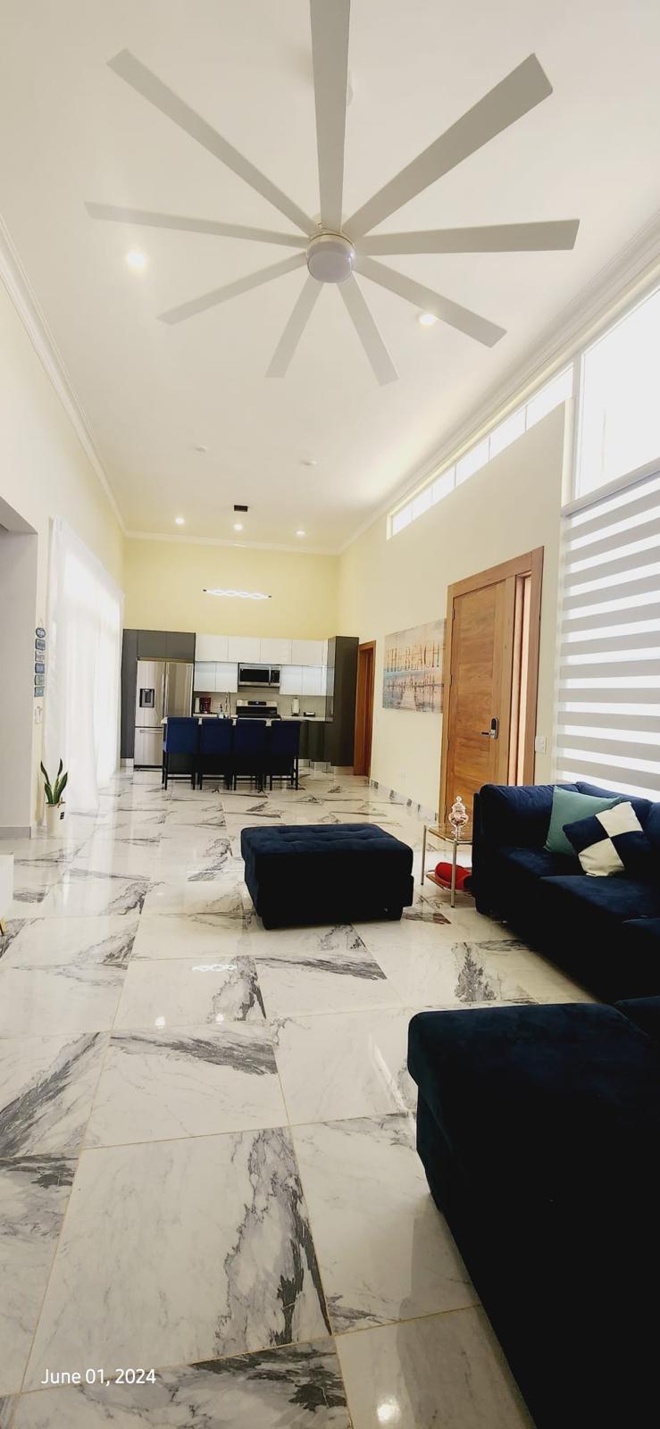 Stunning New Modern 3 Bed, 3.5 Bath Villa in Prime Oceanfront Residencial - photo 5