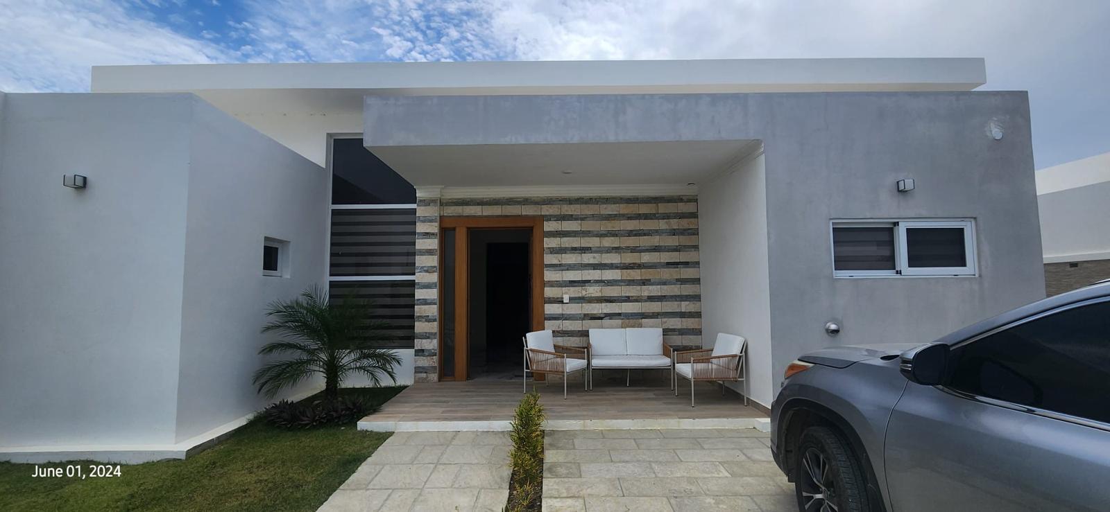 Stunning New Modern 3 Bed, 3.5 Bath Villa in Prime Oceanfront Residencial - photo 2