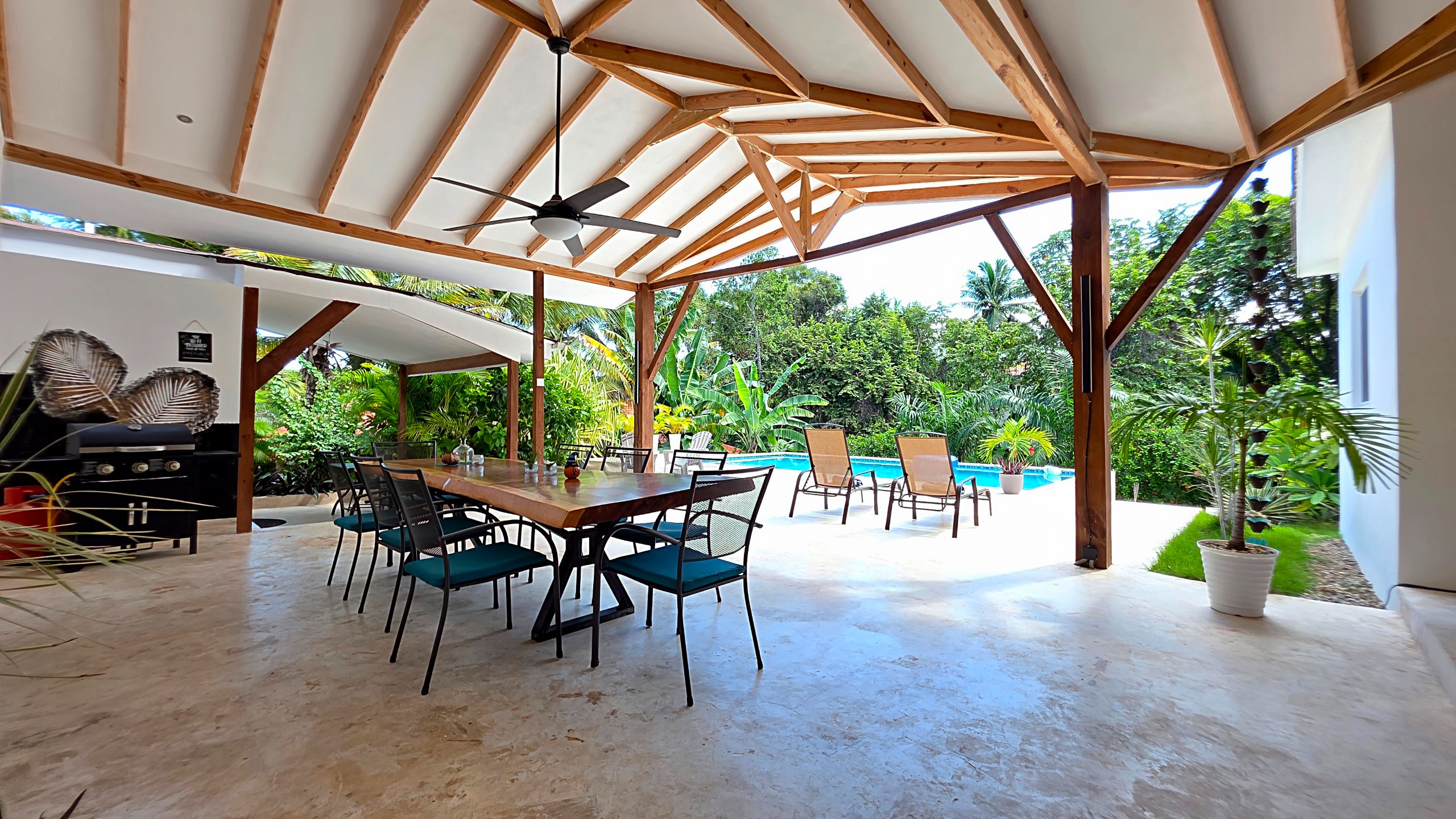 Stunning 4 Bedroom Villa - photo 4