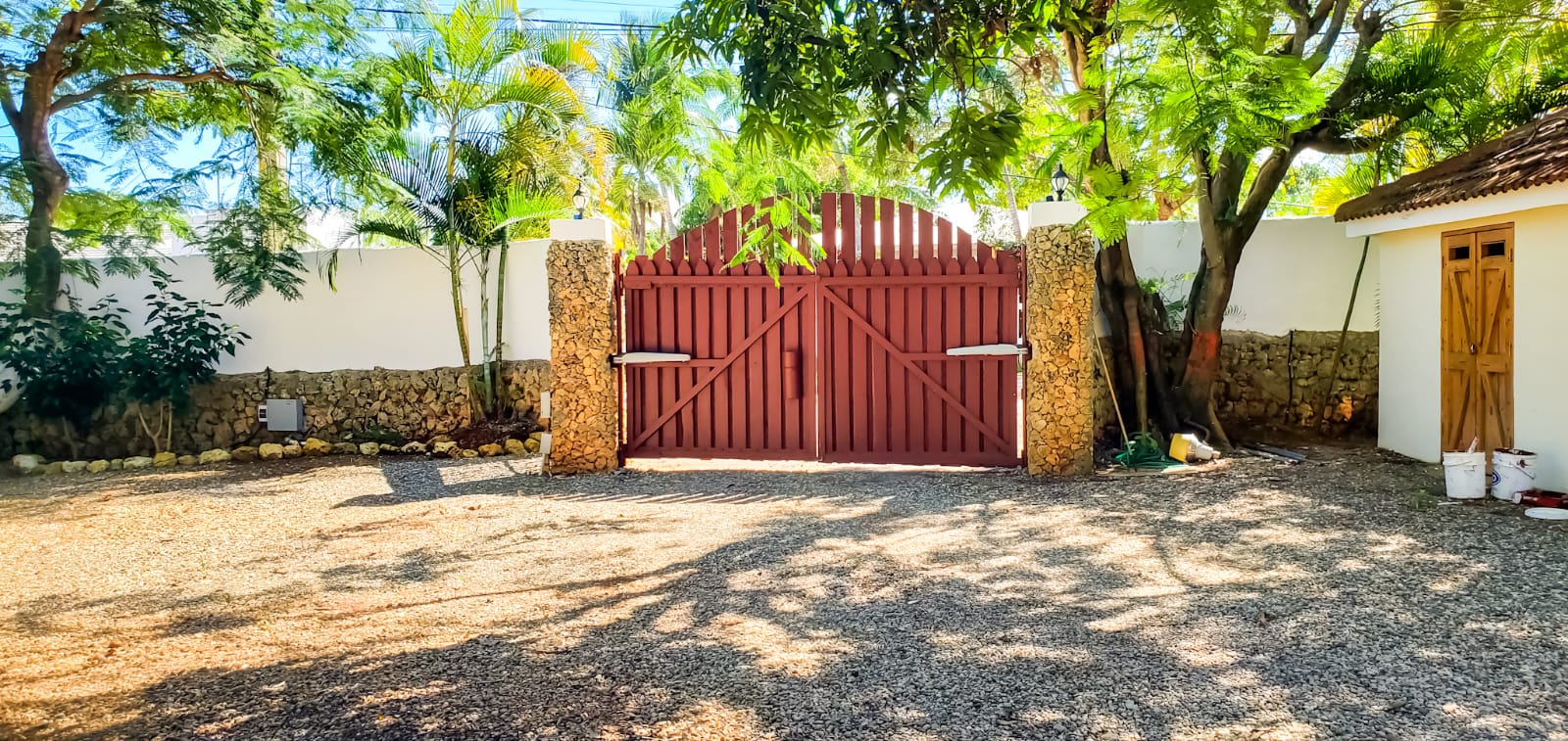 Ocean View Villa with 3 Guest Houses – Investment, Lifestyle, & Passive Income - photo 4