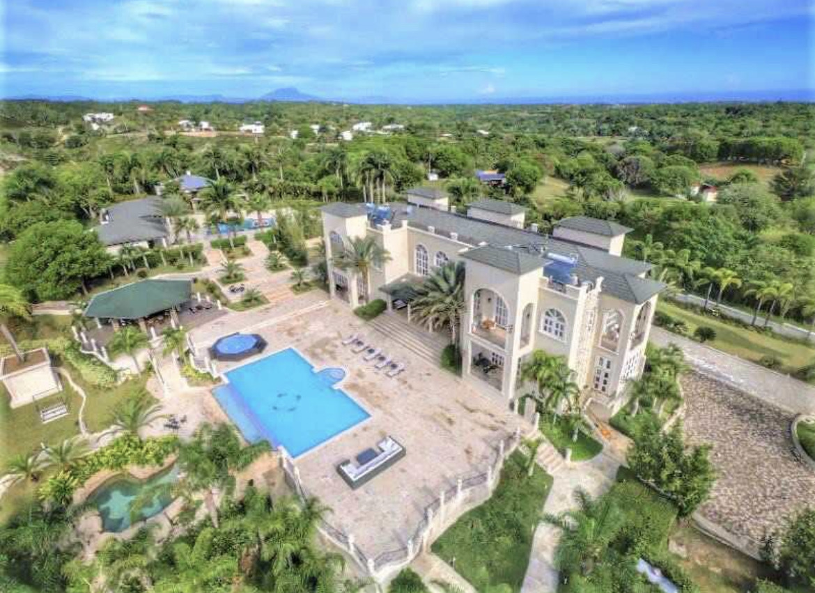 IMPRESSIVE PRICE REDUCTION FROM 12K MANSION WITH OCEAN VIEW FOR SALE IN SOSUA - photo 2