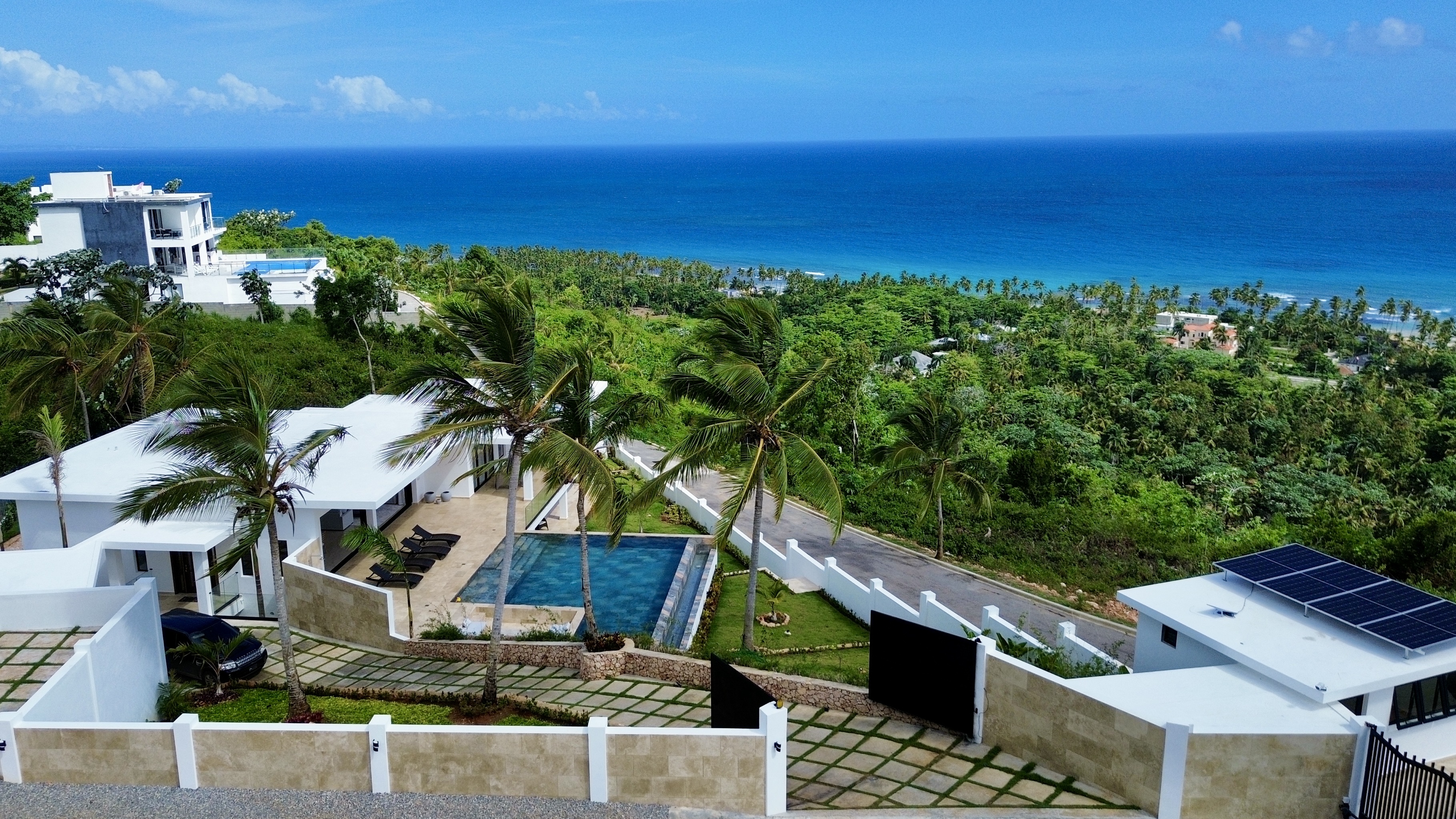 7-Bedroom Villa with Ocean View near the Beach in Las Terrenas for Sale - photo 2