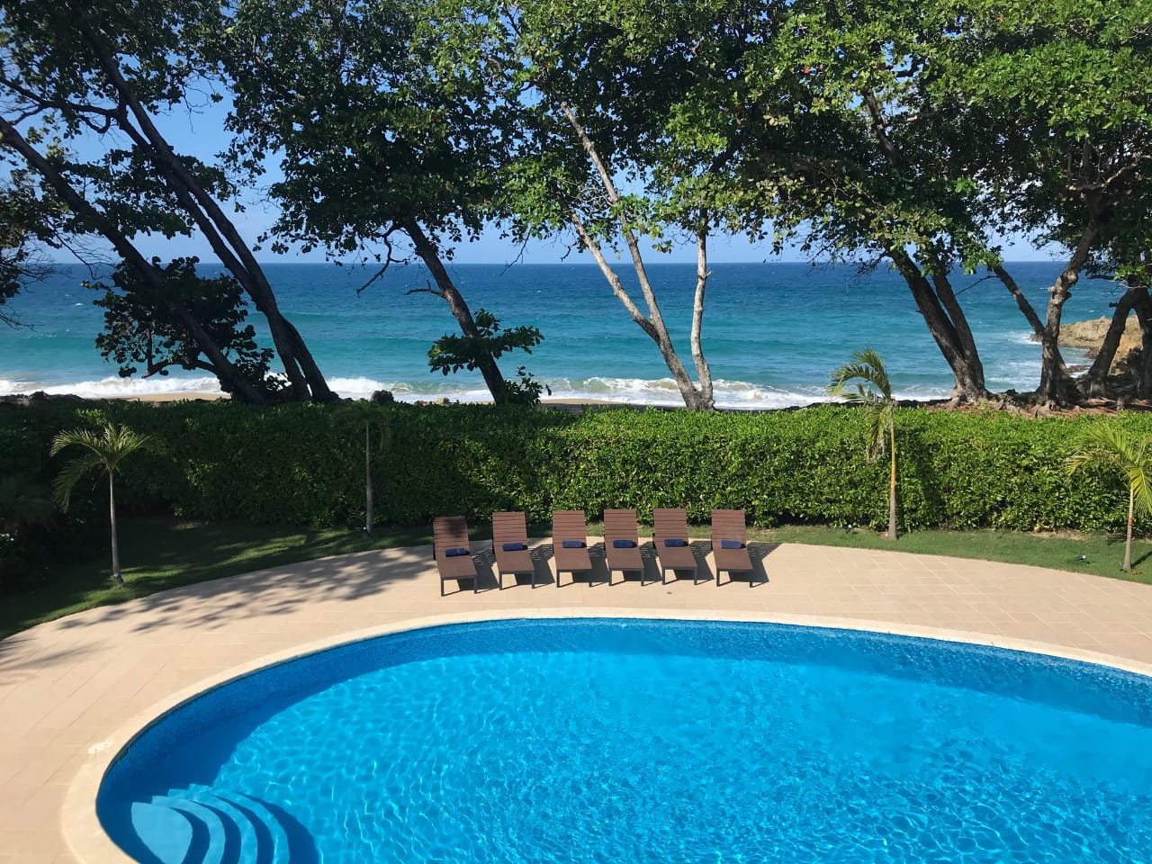 Stunning 12-Bedroom Oceanfront Luxury Villa in Sosua - photo 2