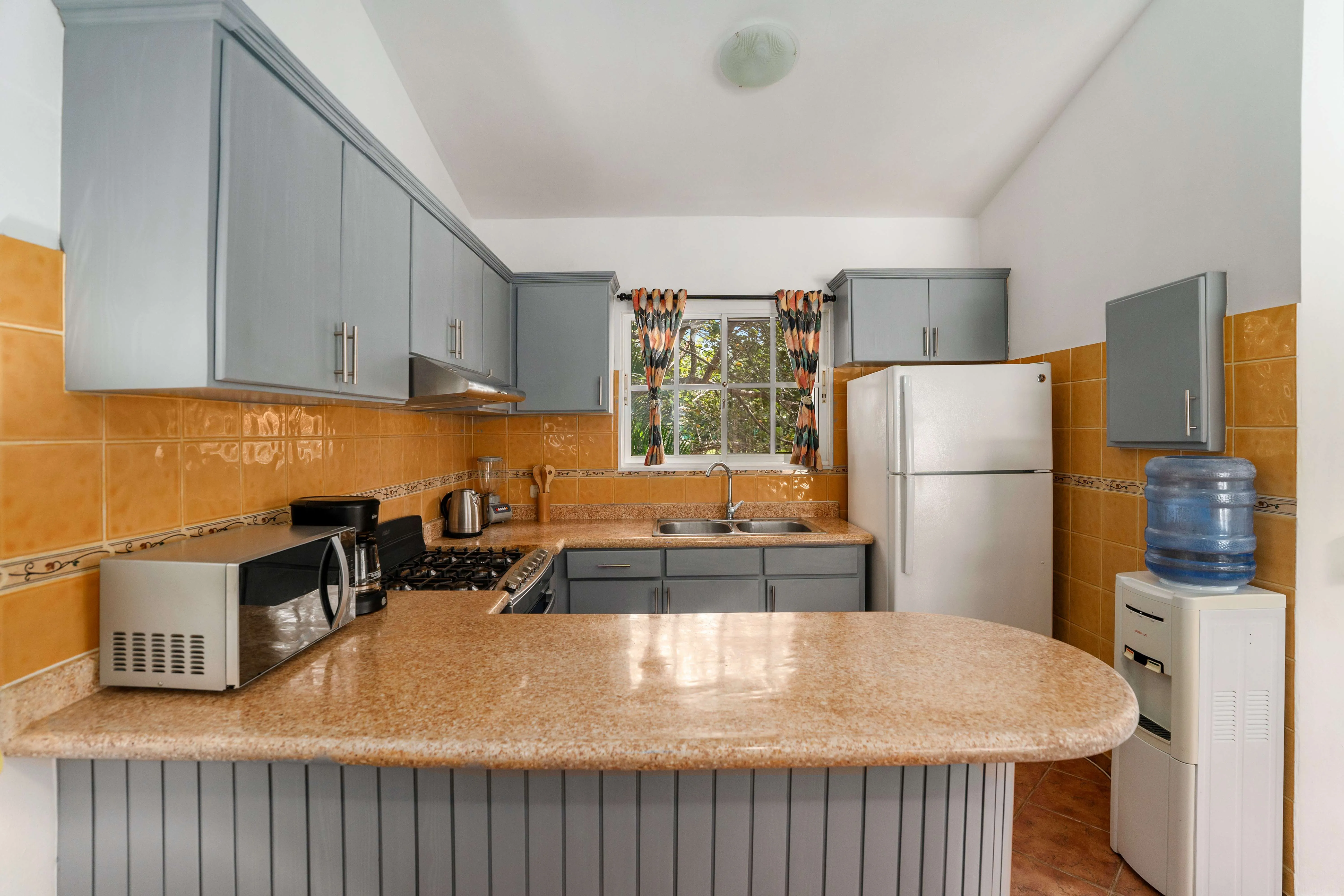 156382-kitchen