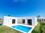 157340-sov_outside_pool