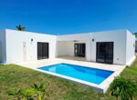 157340-sov_outside_pool_2